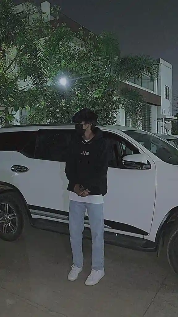 single-instagram-dp-boy single-instagram-dp-boy